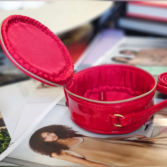 Marc Jacobs Round Red Patent Leather Mini Bag - Picture 7 of 11